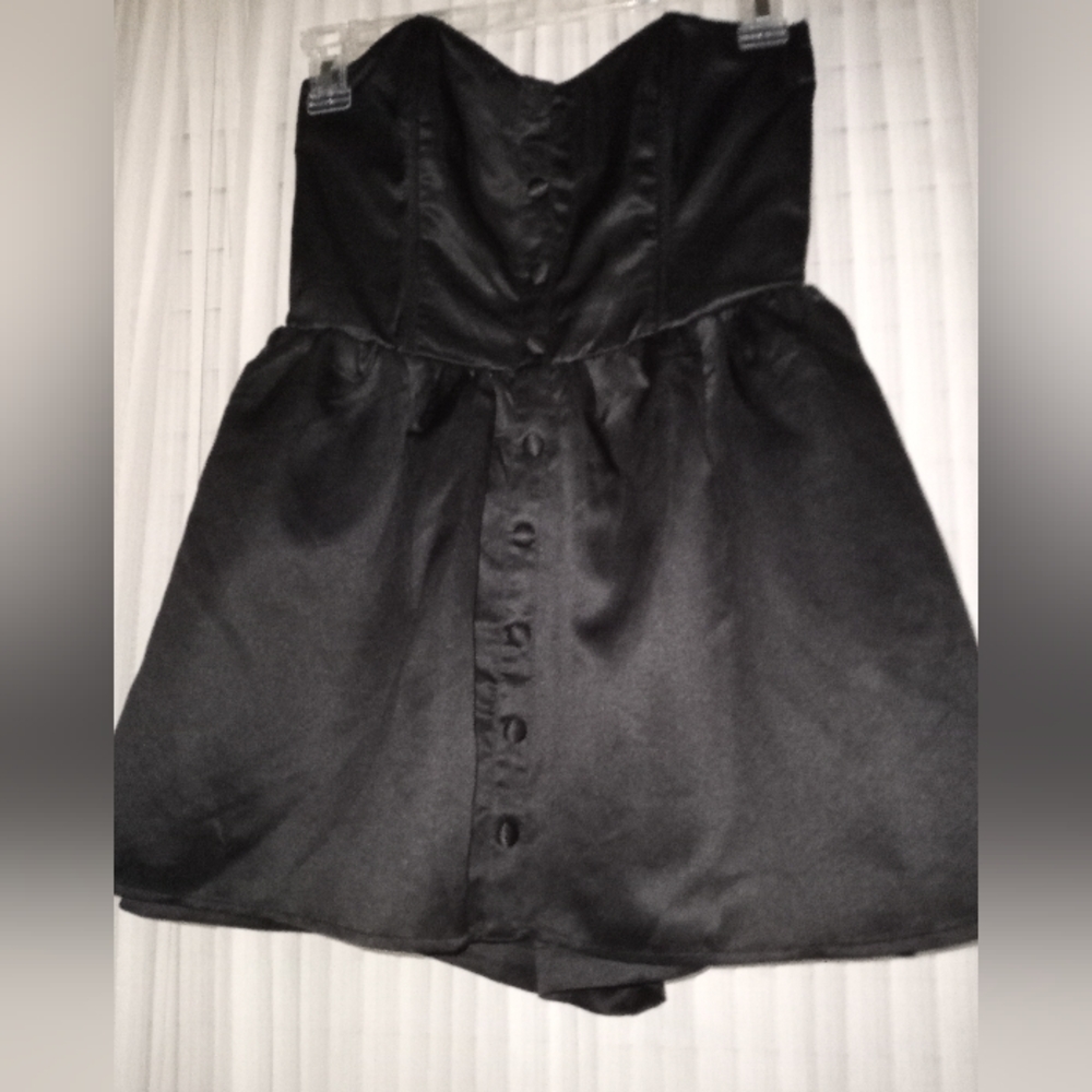 Really cute romper Satin that Sale Frim
